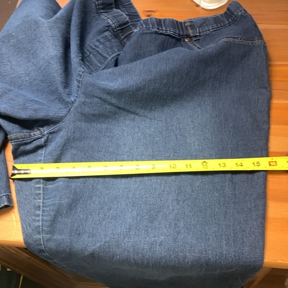 Pennington’s Denim Capris, Medium Weight, Back Pockets, Elastic Waist w Stretch - Picture 7 of 12